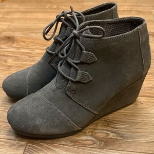 Toms Classic Kala Suede Wedge Gray Lace Up Bootie Size 8